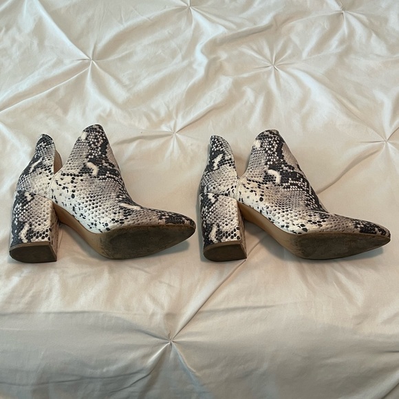 Steve Madden Snakeskin Boots 8.5 - Picture 2 of 3